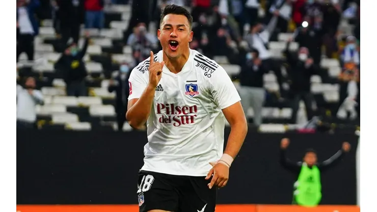 Iván Morales anotó doblete en el triunfo de Colo Colo sobre Unión Española por la Copa Chile.