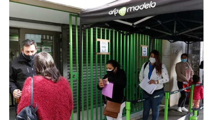 Actualmente, se está discutiendo la idea de legislar un eventual cuarto retiro del 10%. Imagen referencial.