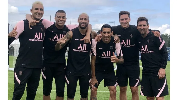 PSG conmemoró el primer triunfo de Lionel Messi en el equipo junto a sus impresionantes compañeros