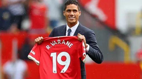 Varane con la camiseta del Manchester United