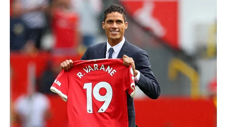 Varane con la camiseta del Manchester United
