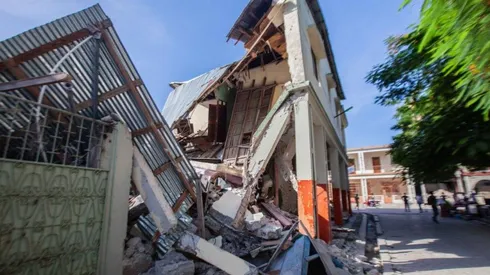 Haití reporta más de mil fallecimientos por terremoto y espera la llegada de tormenta tropical