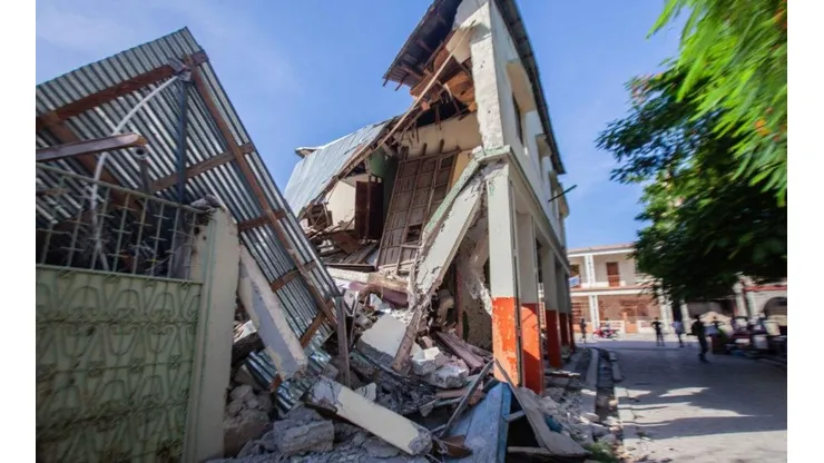 Haití reporta más de mil fallecimientos por terremoto y espera la llegada de tormenta tropical