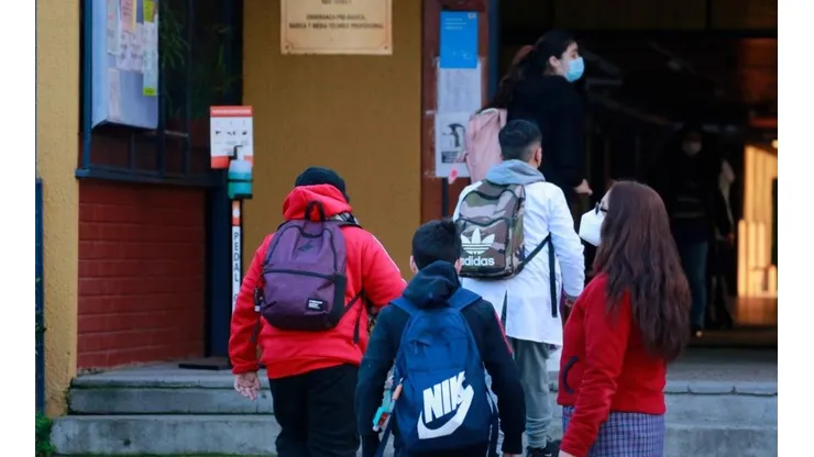 El bono es para alumnos entre 5° básico y 4° medio.