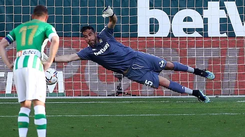 Betis tiene dos partidos antes de las Eliminatorias Qatar 2022 de septiembre, donde Claudio Bravo espera sumar kilometraje