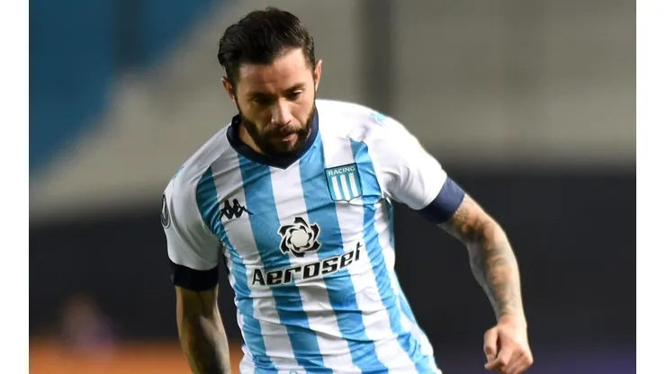 Racing derrotó a Newell's con presencia de Eugenio Mena