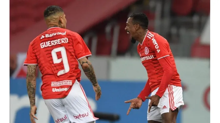 Inter golea con Palacios aportando con una asistencia.
