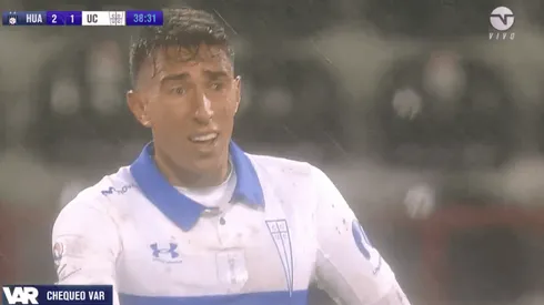 El VAR anula el gol de Diego Valencia.