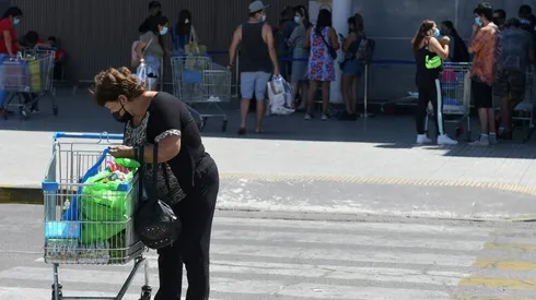 Los horarios de los supermercados pueden sufrir variaciones, dependiendo de si en su región el toque de queda comienza a las 22:00 horas o a las 00:00 hrs.