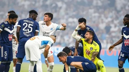 Kalu se desplomó cuando apenas se jugaban 5' de partido.