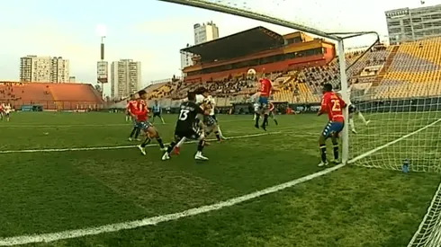 Falcón se adelantó y anotó el 0-1 para Colo Colo