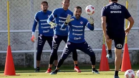 Claudio Bravo se alista para enfrentar a Brasil, Ecuador y Colombia en la próxima fecha triple de las Eliminatorias Sudamericanas para Qatar 2022