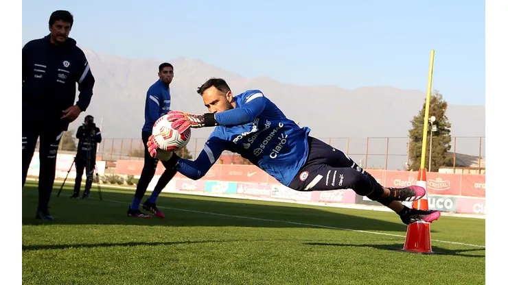Claudio Bravo es el arquero más importante de la historia de la selección chilena y la Roja lo espera para las Eliminatorias Qatar 2022