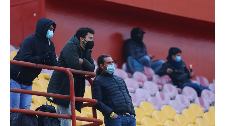 En el estadio Santa Laura también volvieron los hinchas.