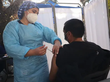 ¿Quiénes se vacunan con la dosis de refuerzo la próxima semana?