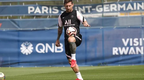 Lionel Messi entrena para ponerse a punto, pero aún no debutará en el PSG.