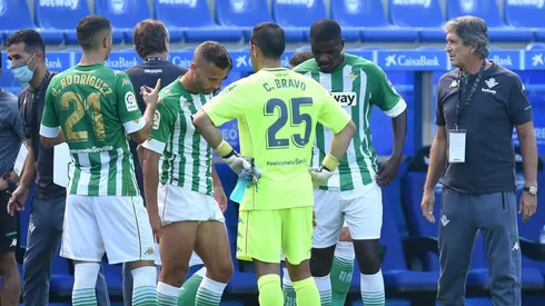 Manuel Pellegrini pone en duda la titularidad de Claudio Bravo en el Betis.