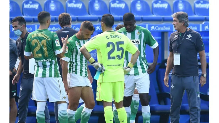 Manuel Pellegrini pone en duda la titularidad de Claudio Bravo en el Betis.