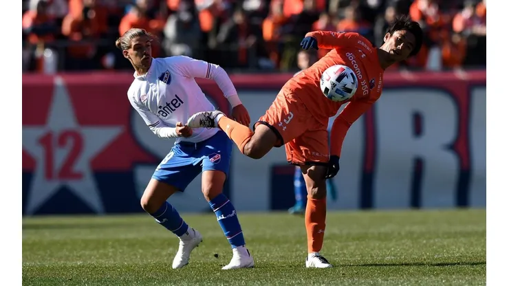 Thiago Vecino suena en Macul