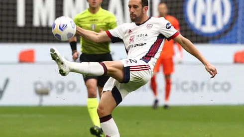 Betis de Pellegrini va por el fichaje de Godín.