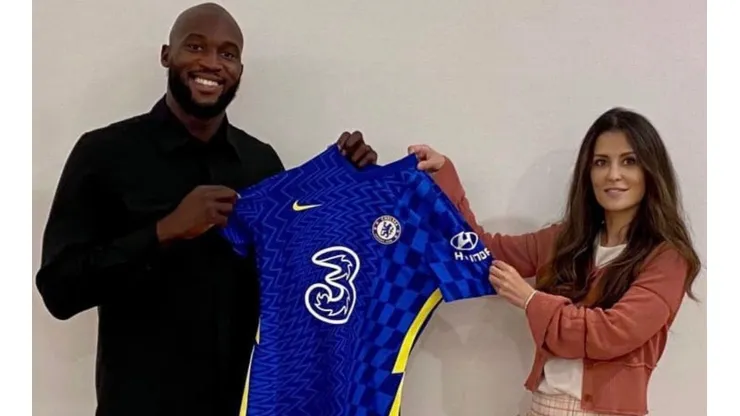 Romelu Lukaku firma un contrato con Chelsea por cinco temporadas