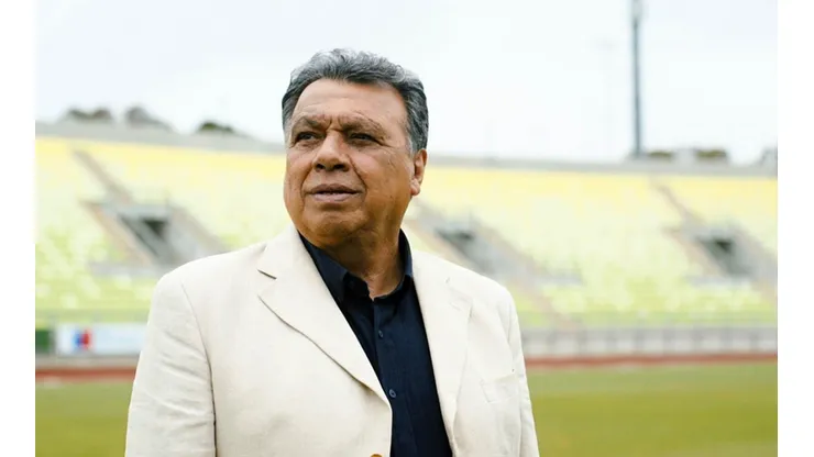 El legendario Elías Figueroa aparece como la figura que quiere imponer el consorcio mexicano en Santiago Wanderers