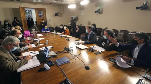 Cuarto retiro AFP: comisión de Constitución fusiona seis de los 7 proyectos