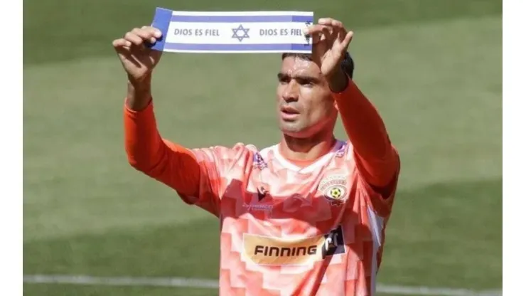 Escalante lleva dos meses fuera del fútbol por la situación médica de su hijo.