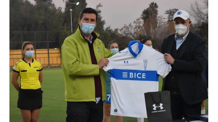 La UC busca fidelizar a sus hinchas acercándose a la comunidad.