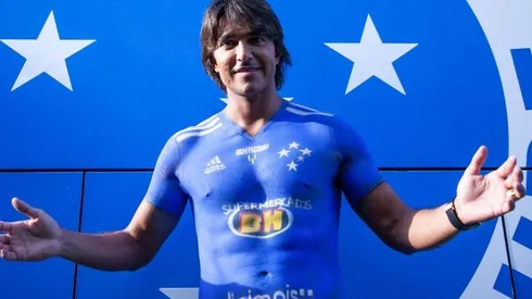 Moreno Martins con la camiseta pintada de Cruzeiro