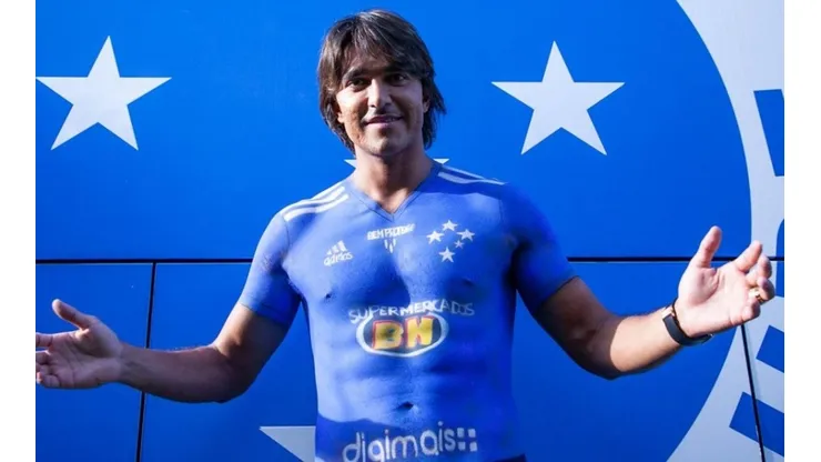 Moreno Martins con la camiseta pintada de Cruzeiro