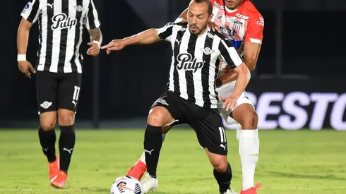 Marcelo Díaz es uno de los favoritos de Jorge Sampaoli según la prensa brasileña