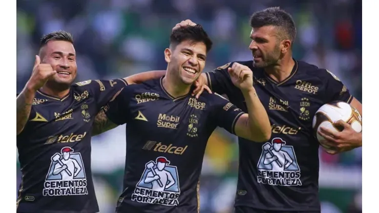 Jean Meneses y Víctor Dávila celebraron una contundente victoria en Estados Unidos