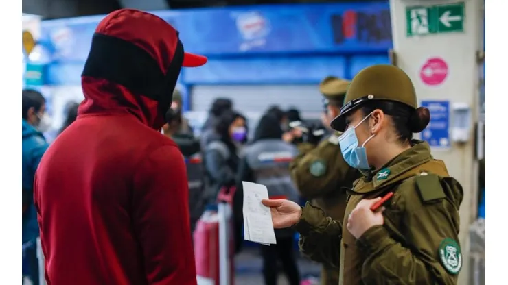Las autoridades fiscalizan rigurosamente en los puntos de salida hacia otras regiones.