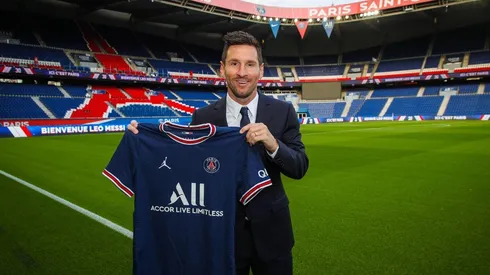 Lionel Messi ya posa con la camiseta del PSG y usará el 30.