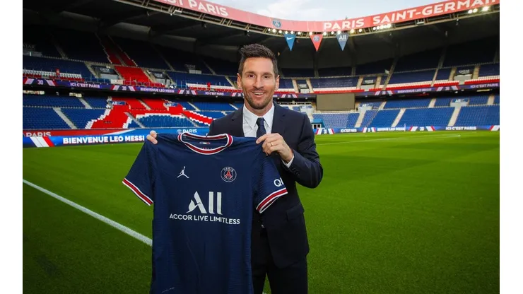 Lionel Messi ya posa con la camiseta del PSG y usará el 30.