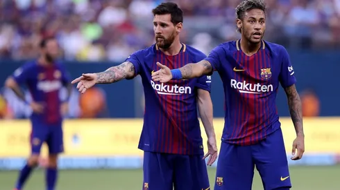 Neymar le dio la bienvenida a Lionel Messi al PSG.