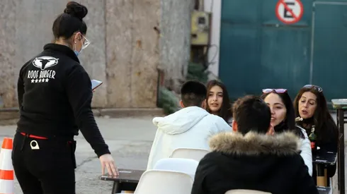 De acuerdo a los datos entregados por el Ministerio de Salud (Minsal), al menos un 80% de la población objetivo se ha vacunado con segunda dosis o dosis única de CanSino.