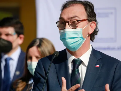 Ministro Figueroa acusa a oposición de querer "marcar una diferencia política" por acusación constitucional