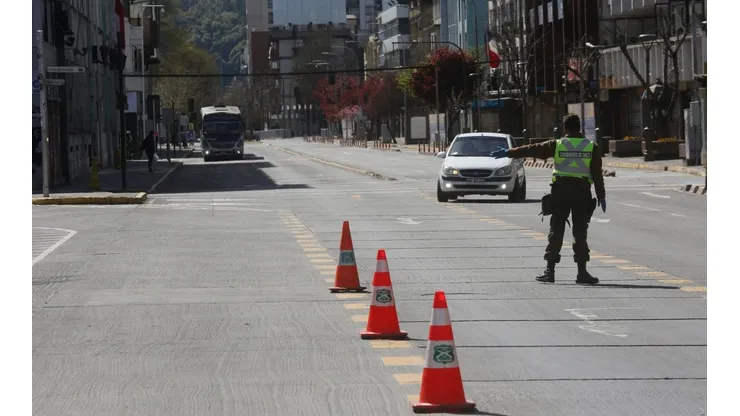 Santiago debe esperar mayor porcentaje de vacunados para cambiar la medida.