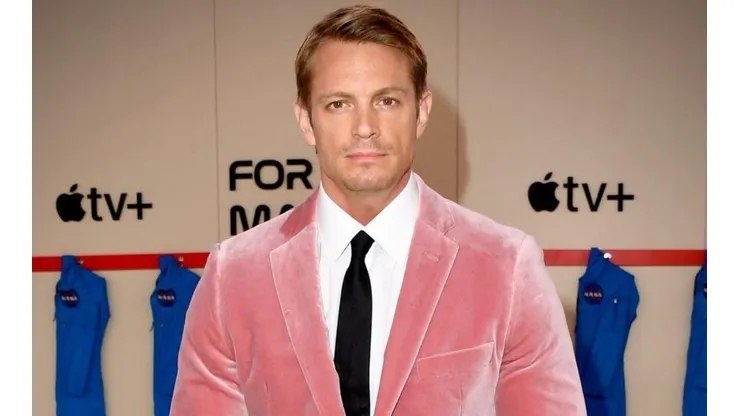 Joel Kinnaman también es conocido por protagonizar las serie The Killing, Altered Carbon y For All Mankind.