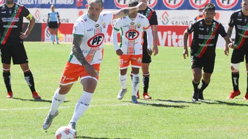 Cobresal gana y toma aire en el fondo