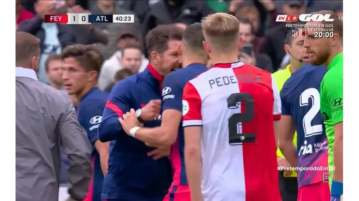 Simeone ingresa a la cancha y se mete en la pelea