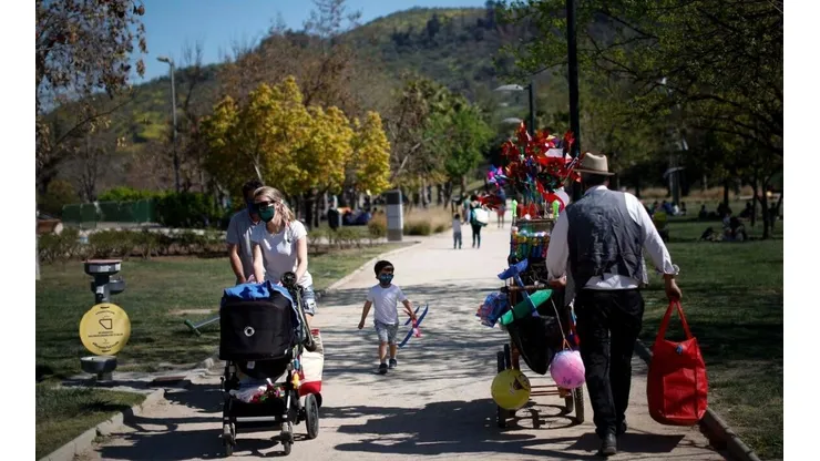 Por ahora, en la región Metropolitana, se tomó la determinación de suspender las fondas en el Parque O'higgins.