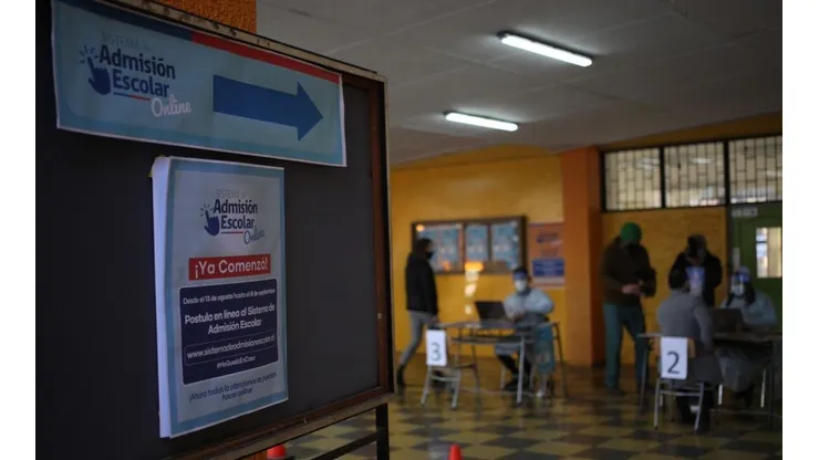 Las personas pueden ver en el sitio una galería fotográfica de los colegios o liceos, postulaciones recibidas en años anteriores, tipo de enseñanza, entre otras cosas.