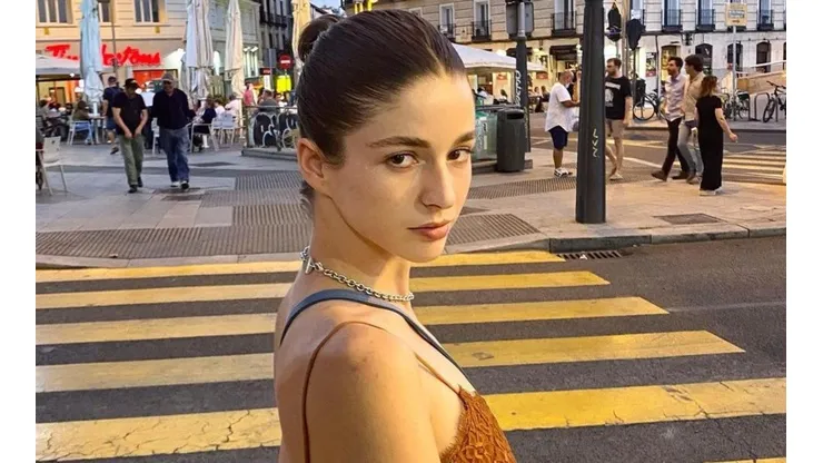 Mariana DiGirólamo en las calles de Europa.