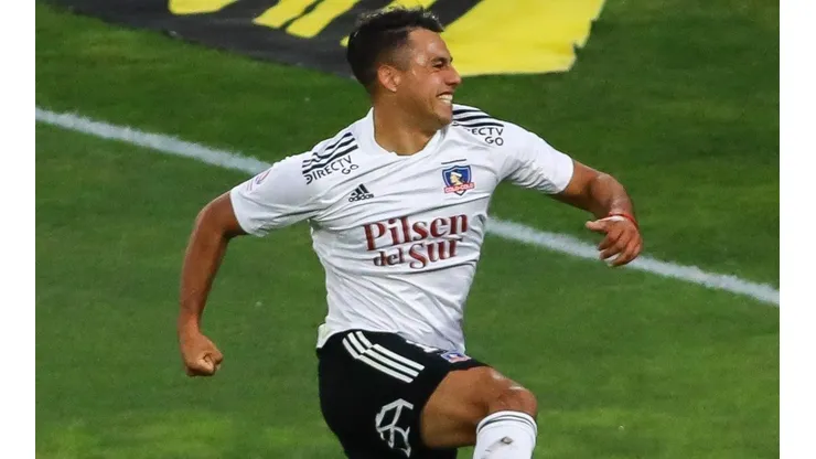 Colo Colo derrotó a Curicó Unido en el Monumental.