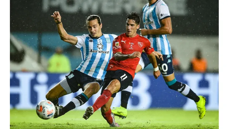 Racing e Independiente lideran la 1° División del futbol argentino con 8 puntos cada uno.