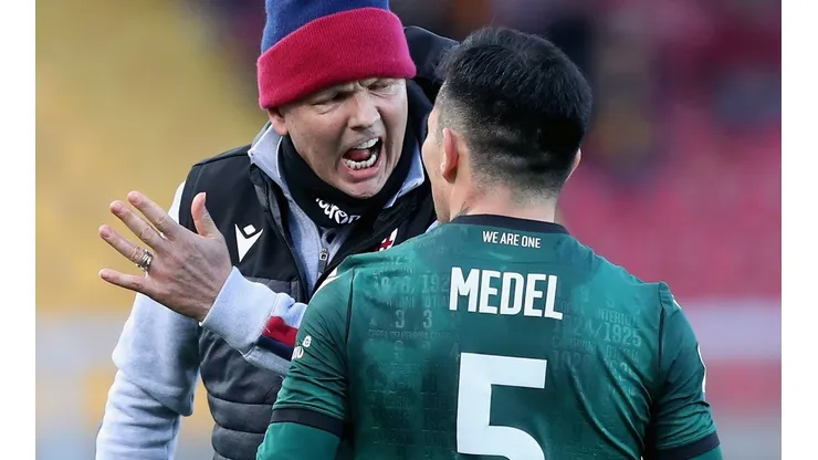 Mihajlovic y Medel tuvieron un fuerte encontrón en 2019, pero ahora la relación está rota según la prensa italiana