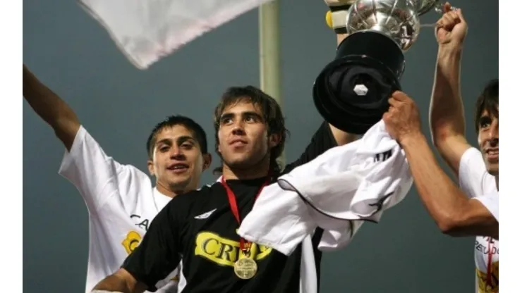 Claudio Bravo dejó Colo Colo hace 15 años y en Macul esperan con ansias su regreso al fútbol chileno